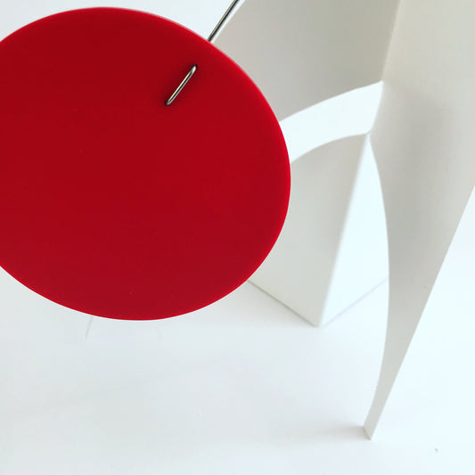 The Moderne Art Stabile (desktop mobile) by AtomicMobiles.com in white and red